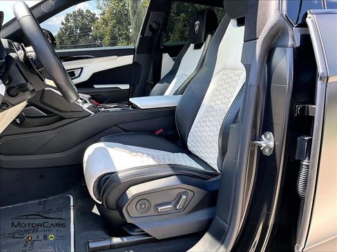 Used 2019 Lamborghini Urus AWD/4WD image 22