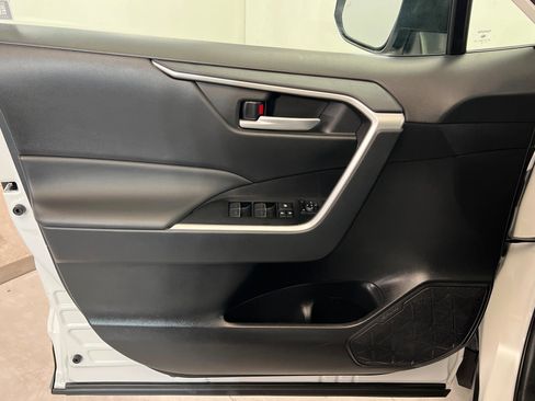 Used 2025 Toyota RAV4 XLE Premium image 15