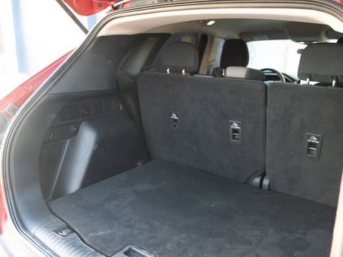 Used 2020 Ford Escape SE image 17