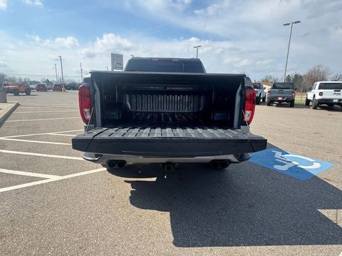 Used 2022 GMC Sierra 1500 Elevation w/ Preferred Package AWD/4WD image 9