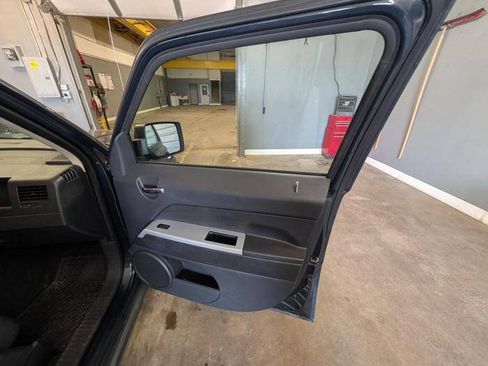 Used 2008 Jeep Patriot Sport AWD/4WD image 30