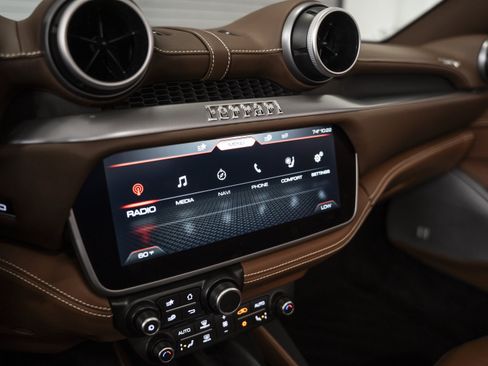 Used 2021 Ferrari Portofino RWD image 43