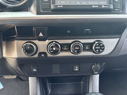 Used 2017 Toyota Tacoma SR5 w/ Tow Package AWD/4WD image 25