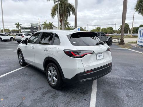 Certified 2025 Honda HR-V LX image 6