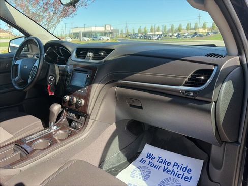 Used 2015 Chevrolet Traverse LT w/ Style and Technology Package image 29