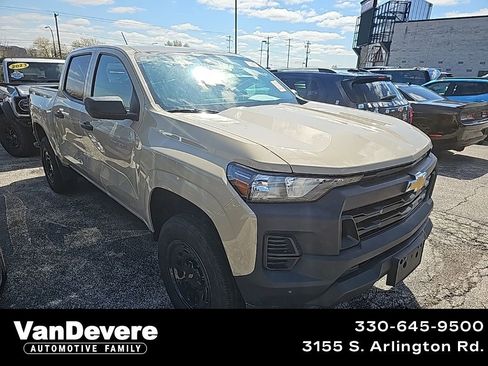 Used 2024 Chevrolet Colorado W/T image 1