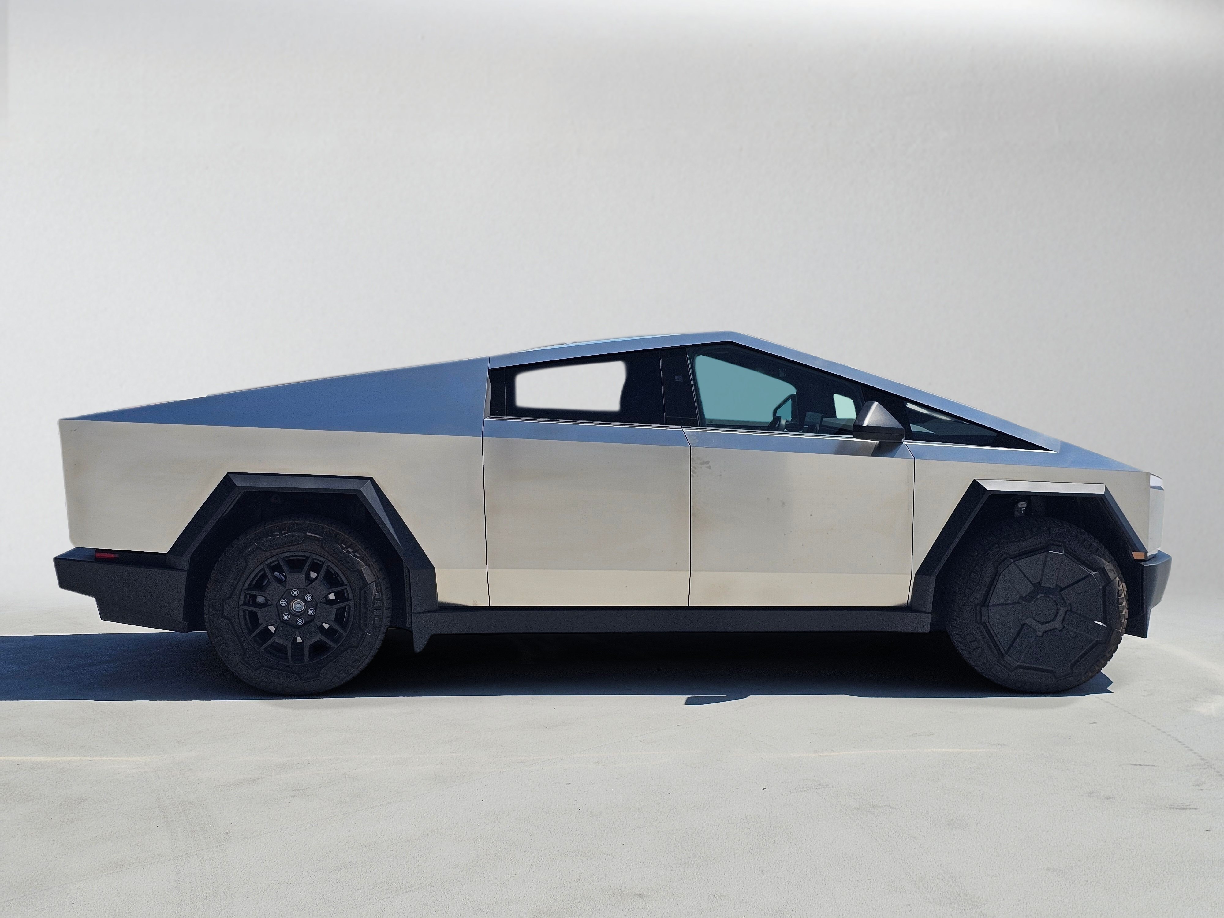 Used 2026 Tesla Cybertruck 2WD Crew Cab image 6