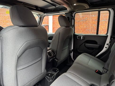 Used 2025 Jeep Gladiator Sport AWD/4WD image 26