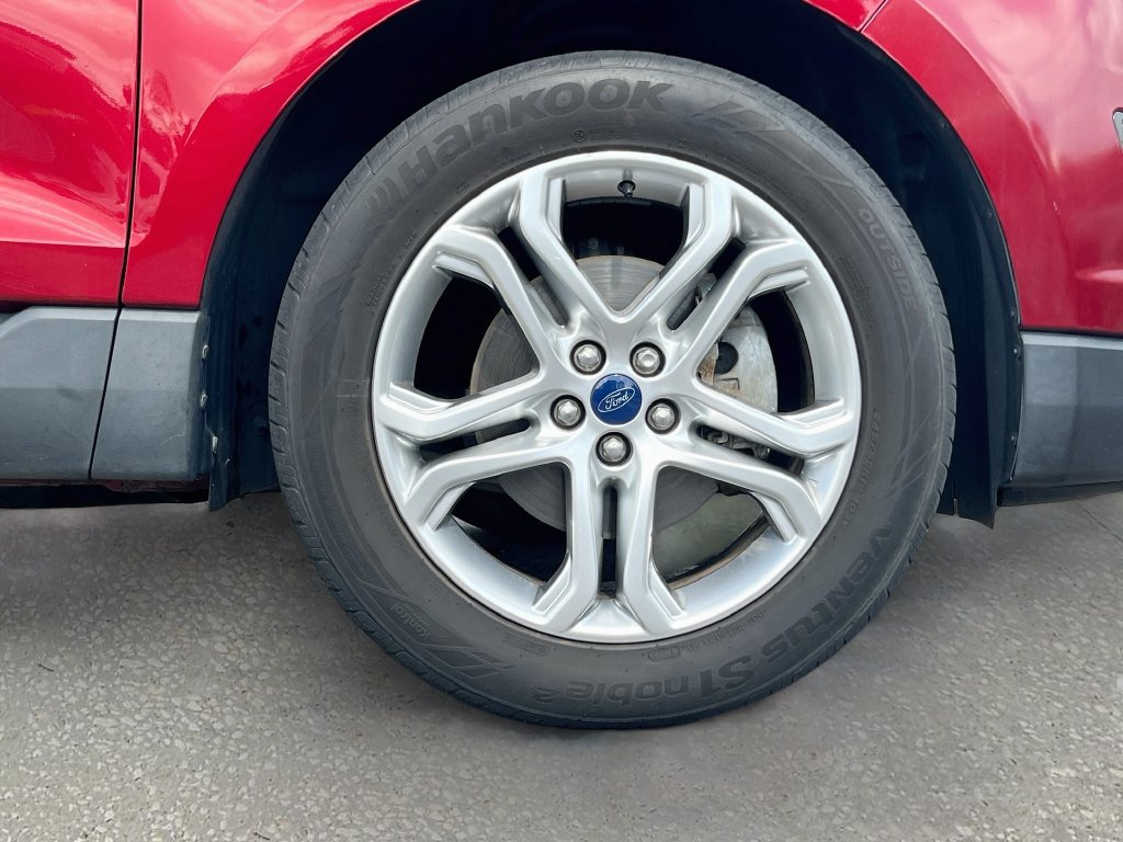 Used 2017 Ford Edge Titanium w/ Technology Package FWD image 29