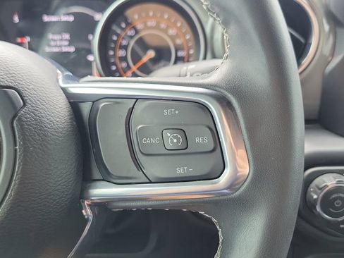 Used 2023 Jeep Wrangler Unlimited Sahara AWD/4WD image 22