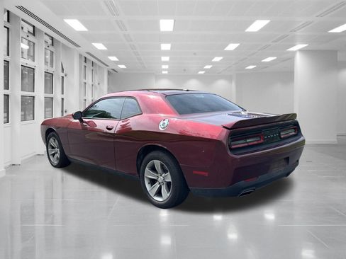 Used 2019 Dodge Challenger SXT RWD image 7