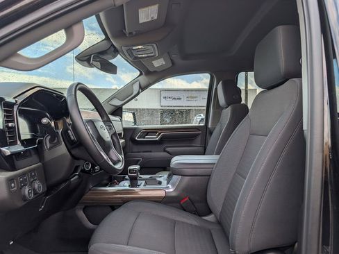 Used 2023 Chevrolet Silverado 1500 RST w/ Z71 Off-Road Package image 9