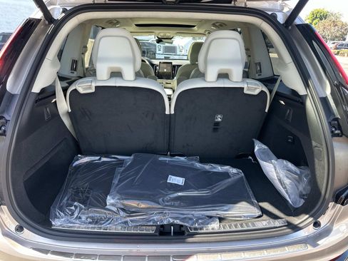 New 2026 Volvo XC90 B6 Ultra w/ Lounge Package image 19
