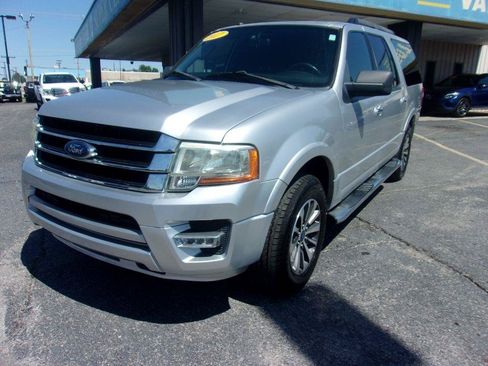 Used 2017 Ford Expedition EL XLT RWD image 2