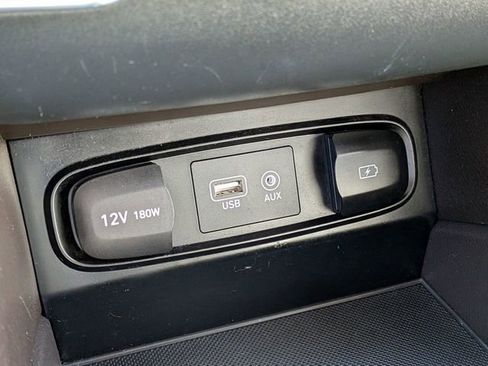 Used 2019 Hyundai Santa Fe SE image 23