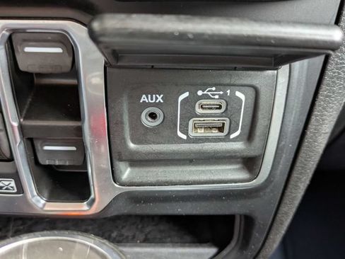 Used 2024 Jeep Wrangler Unlimited Sport AWD/4WD image 25