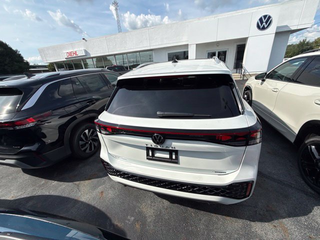 New 2026 Volkswagen Tiguan SEL R-Line AWD/4WD image 5