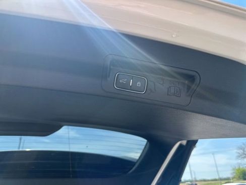 Used 2021 Ford Explorer XLT w/ Equipment Group 202A image 24