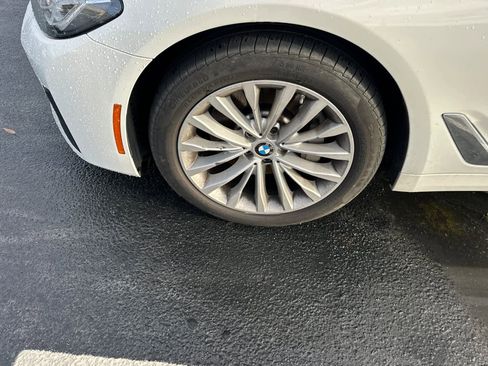 Certified 2023 BMW 530i xDrive w/ Premium Package image 11