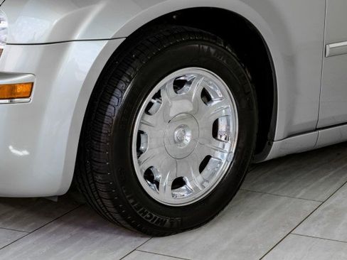 Used 2006 Chrysler 300 Touring image 54