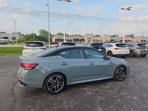 Used 2024 Nissan Sentra SR w/ SR Premium Package FWD image 31