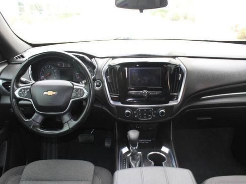 Used 2023 Chevrolet Traverse LT FWD image 18