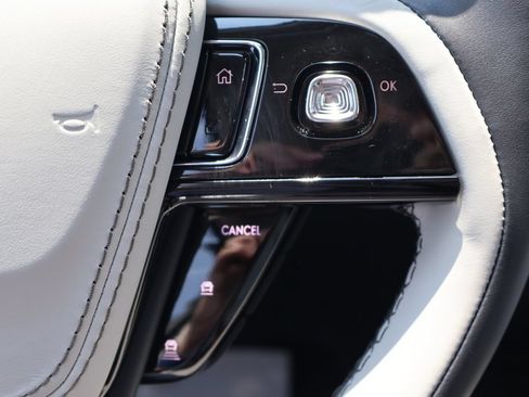 New 2026 Lincoln Aviator AWD image 7