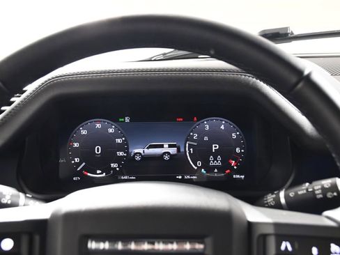 Used 2025 Land Rover Defender 130 X-Dynamic SE image 31