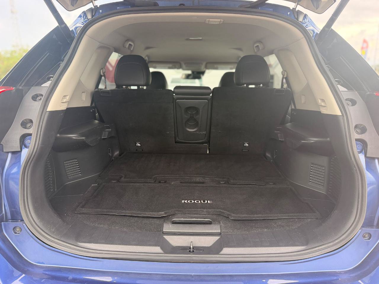 Used 2018 Nissan Rogue SL AWD/4WD image 9