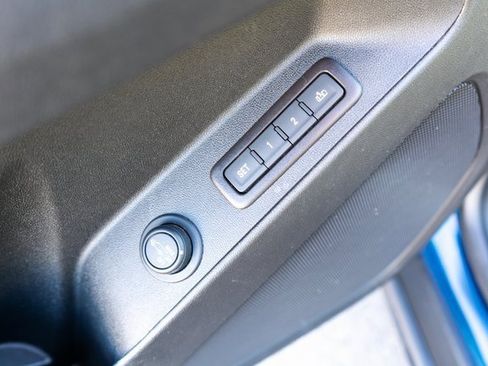 Used 2021 Chevrolet Equinox Premier image 18