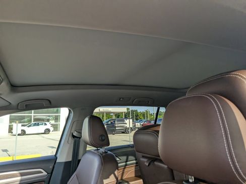 Certified 2023 Volkswagen Atlas SE w/ Panoramic Sunroof Package FWD image 21