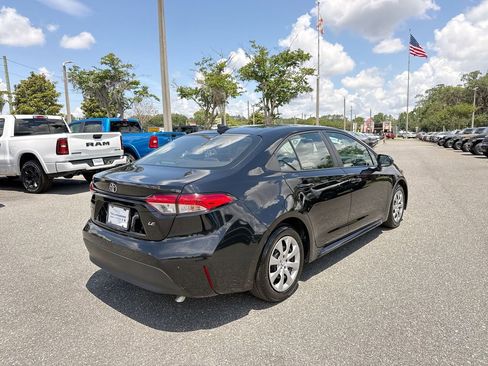 Used 2025 Toyota Corolla LE FWD image 3