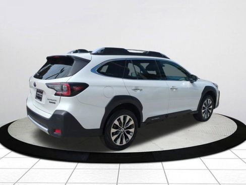 Used 2023 Subaru Outback Touring AWD/4WD image 3