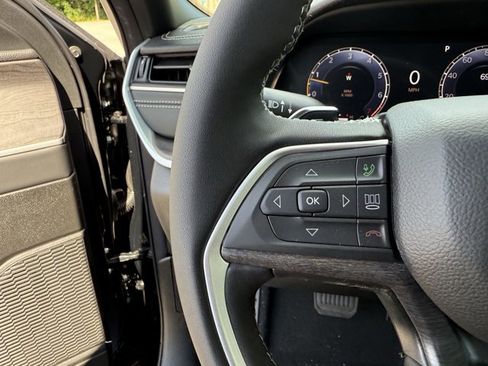 New 2025 Jeep Grand Cherokee Limited w/ Black Appearance Package image 22