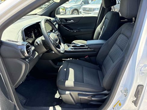 Used 2025 Chevrolet Equinox LT AWD/4WD image 19