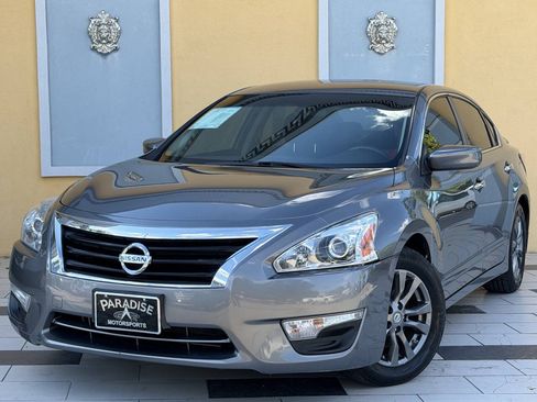 Used 2015 Nissan Altima 2.5 S w/ Sport Value Package FWD image 3
