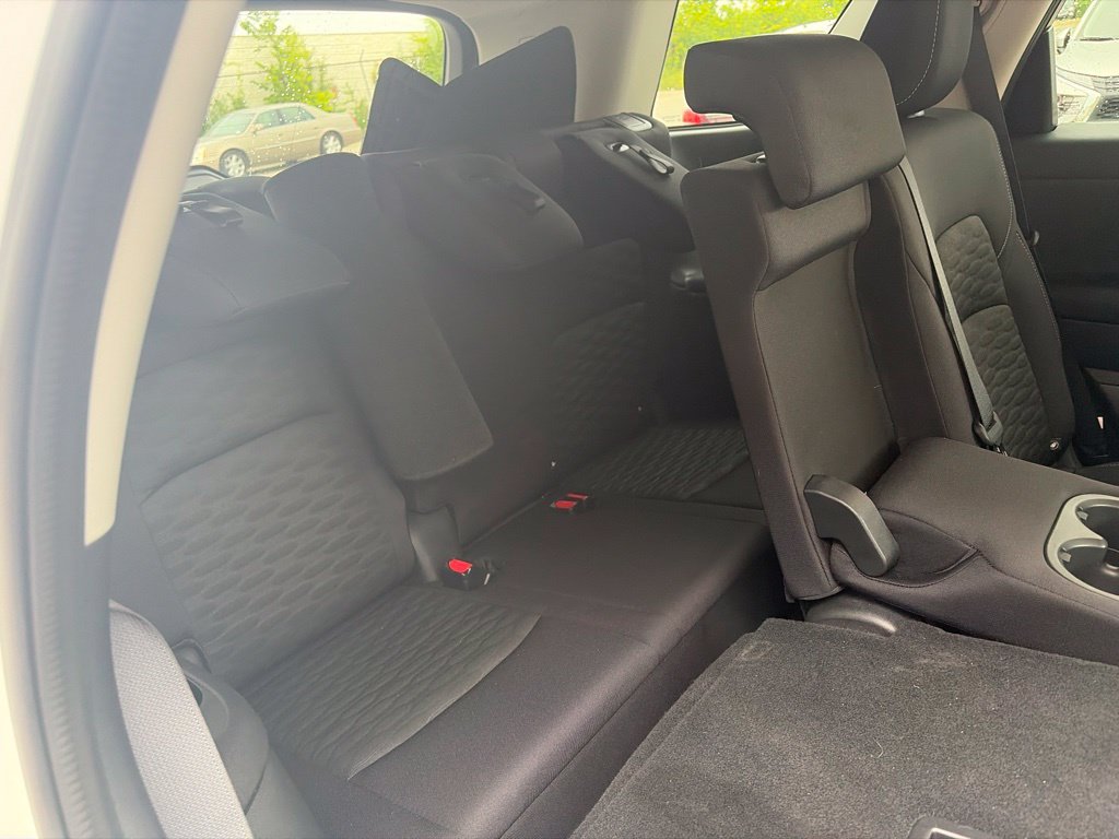 Used 2022 Nissan Pathfinder SV FWD image 16