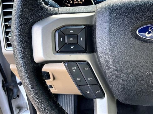 Used 2016 Ford F150 Lariat w/ Trailer Tow Package image 11