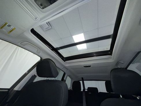 Used 2017 Subaru Forester 2.5i Premium w/ All-Weather Package image 22