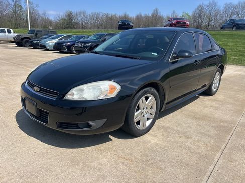 Used 2010 Chevrolet Impala LT FWD image 2