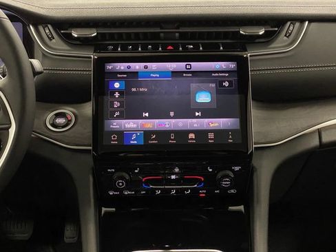 New 2025 Jeep Grand Cherokee L Limited w/ Trailer Tow Package image 9