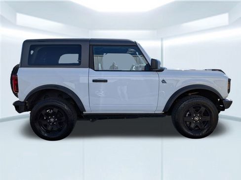 Used 2022 Ford Bronco Black Diamond image 7