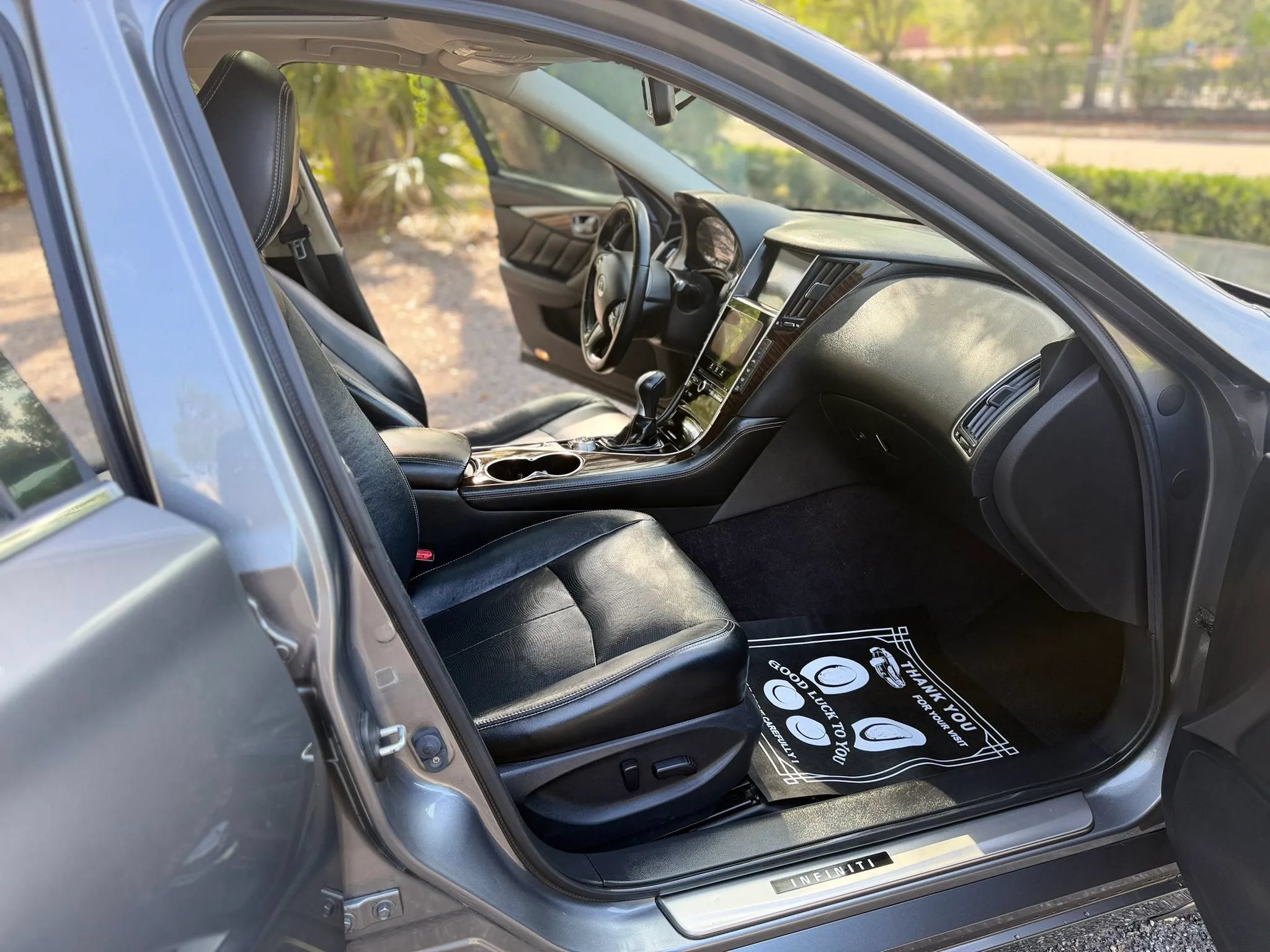 Used 2015 INFINITI Q50 Premium w/ Deluxe Touring Package RWD image 6