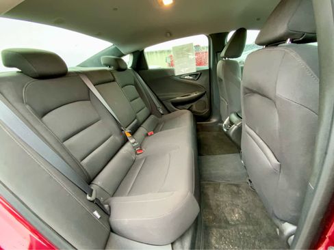 Used 2017 Chevrolet Malibu LT image 26