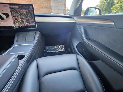 Used 2023 Tesla Model Y Long Range AWD/4WD image 54