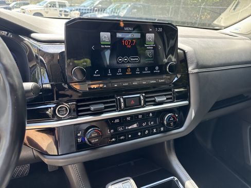 Used 2024 Nissan Pathfinder Platinum AWD/4WD image 28