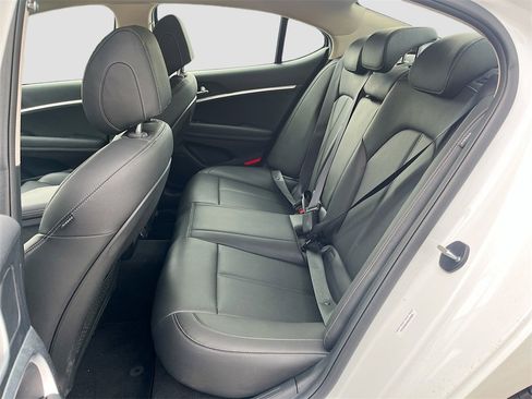 Used 2025 Genesis G70 2.5T image 24