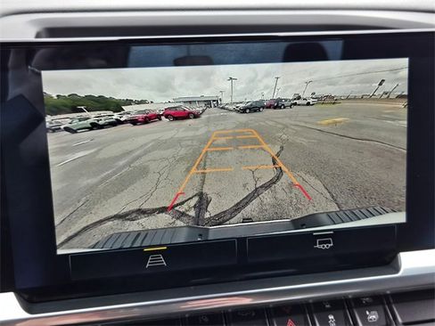 Used 2024 Chevrolet Silverado 2500 LT image 26