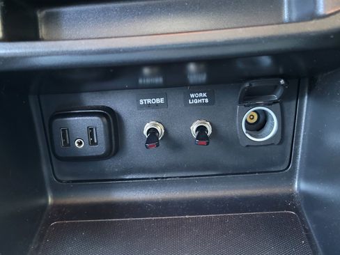 Used 2020 Chevrolet Colorado LT w/ Safety Package image 23