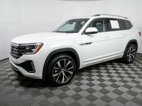 Certified 2025 Volkswagen Atlas SEL Premium R-Line image 31